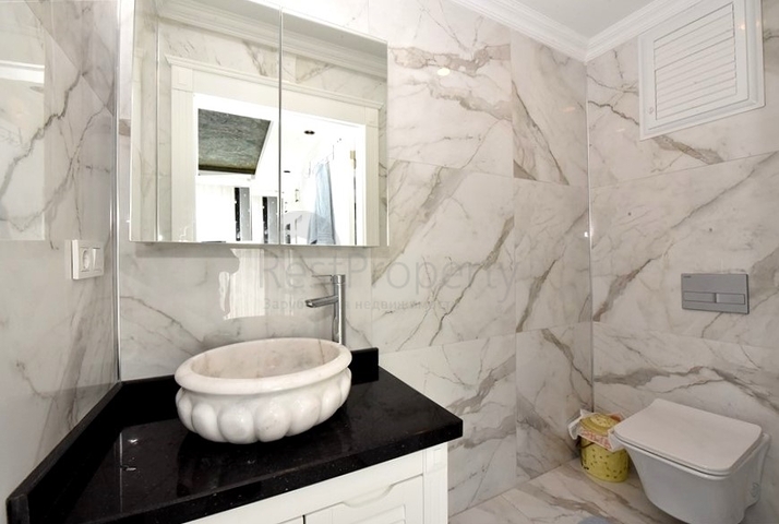 فيلا 3+1 في وسط ألانيا