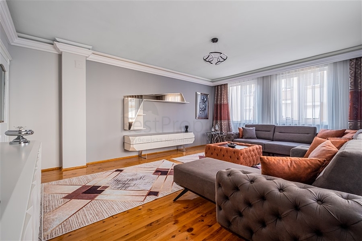 شقة فسيحة 2 + 1 في منطقة أوبا