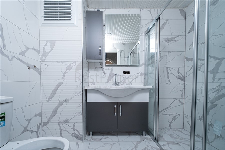 شقة فسيحة 2 + 1 في منطقة أوبا