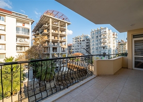 شقة فسيحة 2 + 1 في منطقة أوبا