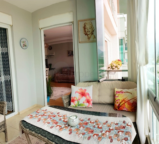 شقة 1+1 في مجمع شعبي في سيكجيلي