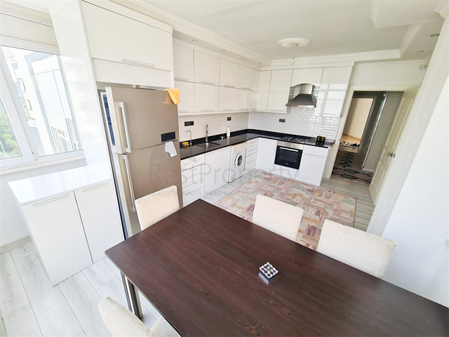 شقة مشرقة وواسعة في منطقة توسمور الأوروبية