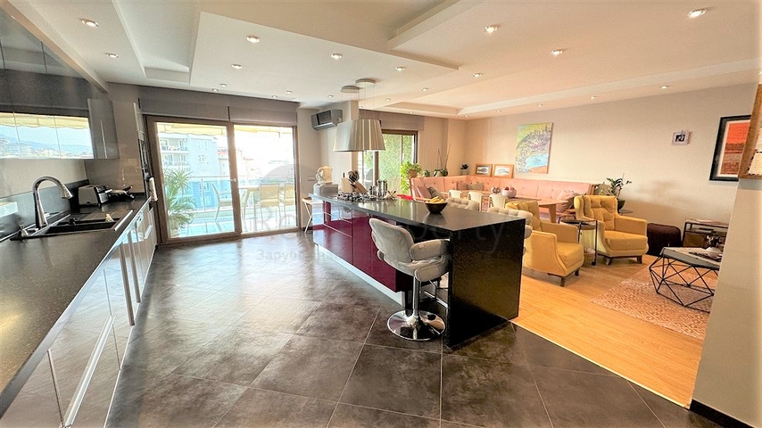 شقة فسيحة مع تجديد مصمم