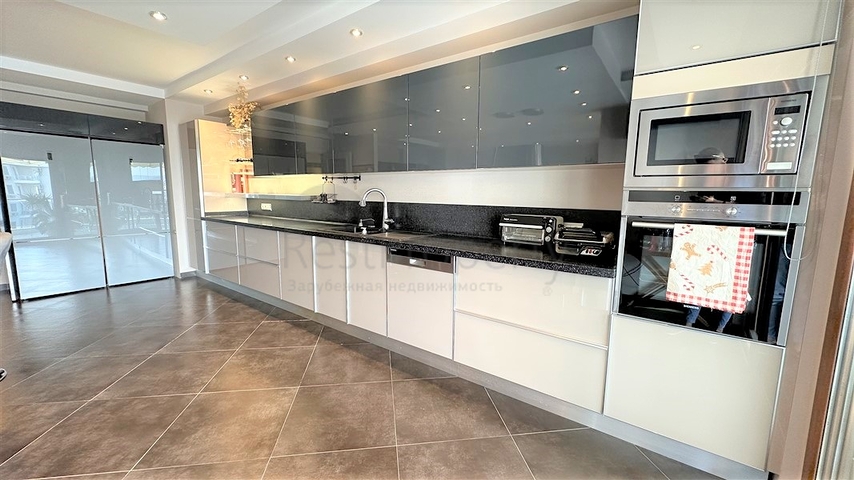 شقة فسيحة مع تجديد مصمم