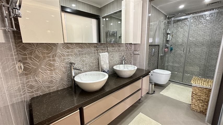 شقة فسيحة مع تجديد مصمم