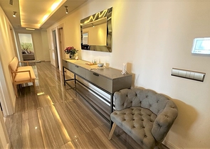 شقة فسيحة مع تجديد مصمم