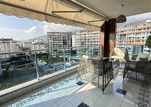 شقة فسيحة مع تجديد مصمم