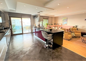 شقة فسيحة مع تجديد مصمم