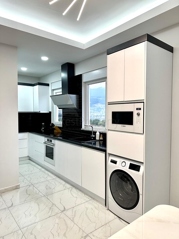 بنتهاوس واسع 3 + 1 في منطقة أوبا