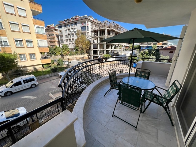 شقة 2 + 1 500 متر من البحر في منطقة أوبا