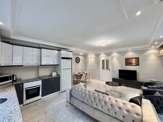 شقة 2 + 1 500 متر من البحر في منطقة أوبا