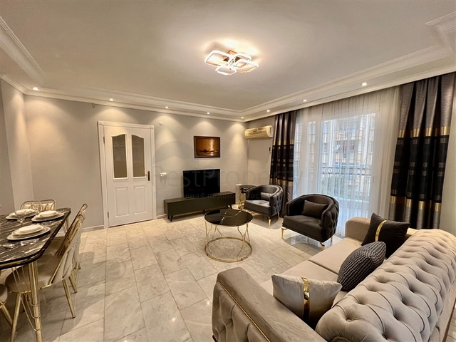 شقة 2 + 1 500 متر من البحر في منطقة أوبا