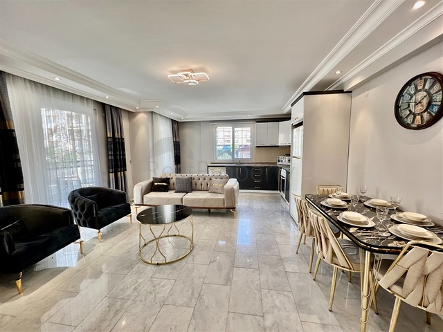 شقة 2 + 1 500 متر من البحر في منطقة أوبا