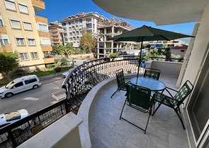 شقة 2 + 1 500 متر من البحر في منطقة أوبا