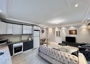 شقة 2 + 1 500 متر من البحر في منطقة أوبا