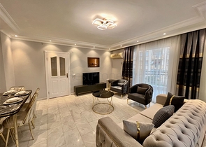 شقة 2 + 1 500 متر من البحر في منطقة أوبا