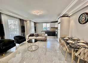 شقة 2 + 1 500 متر من البحر في منطقة أوبا