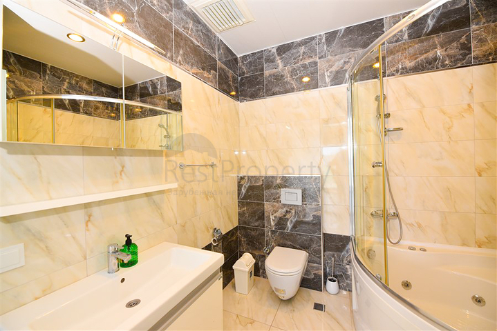 شقة فسيحة 4 + 1 في حي أفسالار