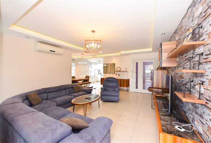 شقة فسيحة 4 + 1 في حي أفسالار