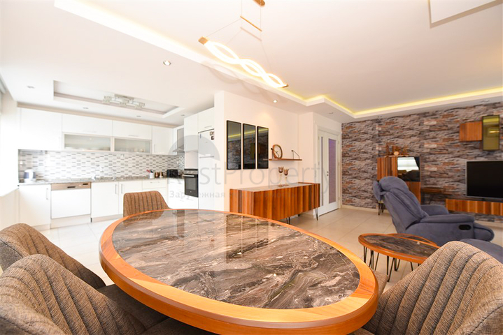 شقة فسيحة 4 + 1 في حي أفسالار