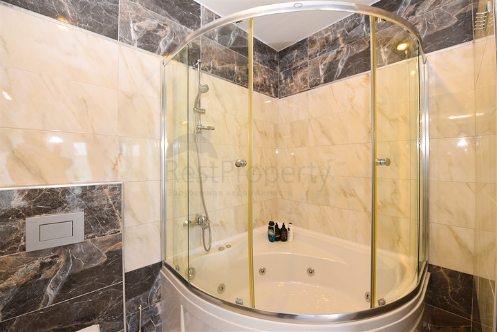 شقة فسيحة 4 + 1 في حي أفسالار