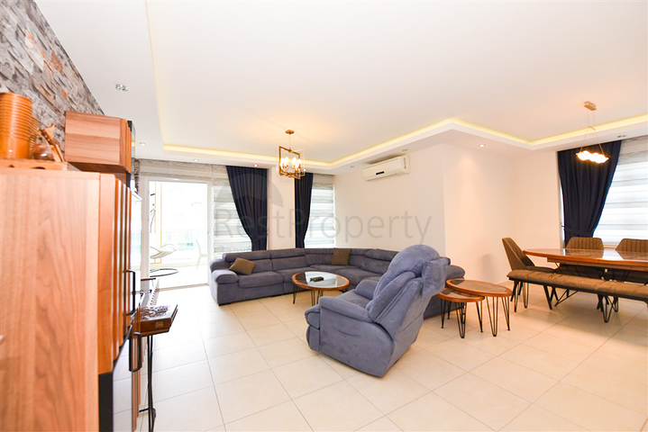 شقة فسيحة 4 + 1 في حي أفسالار