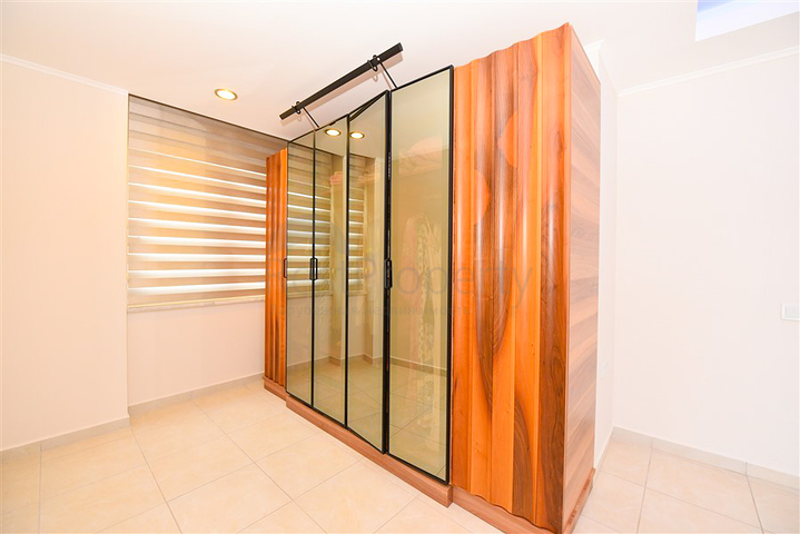 شقة فسيحة 4 + 1 في حي أفسالار