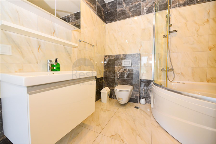 شقة فسيحة 4 + 1 في حي أفسالار