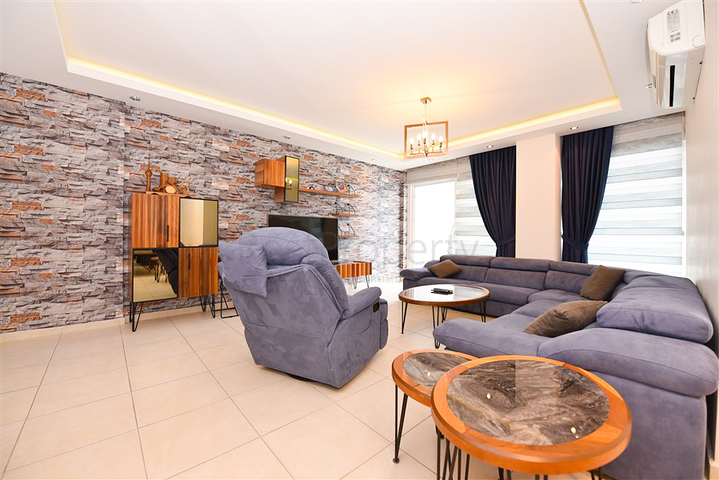 شقة فسيحة 4 + 1 في حي أفسالار