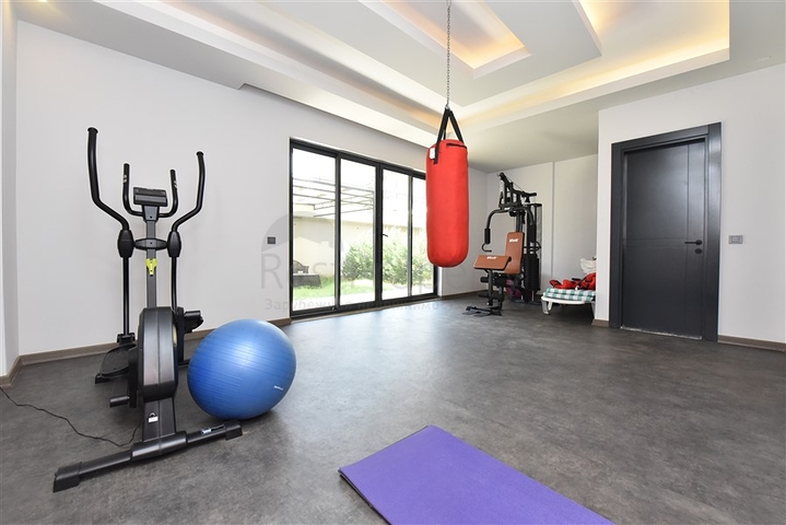 2 + 1 تصميم السقيفة في منطقة أوبا