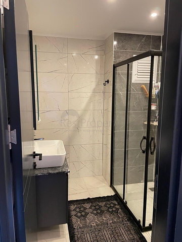 2 + 1 تصميم السقيفة في منطقة أوبا