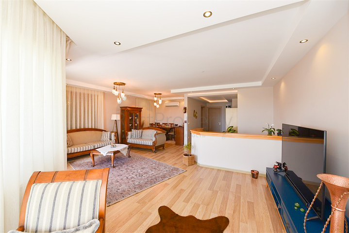 3 + 1 شقة للبيع في وسط ألانيا