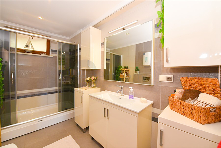 3 + 1 شقة للبيع في وسط ألانيا