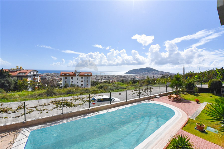 3 + 1 شقة للبيع في وسط ألانيا