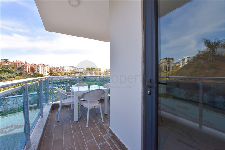 1 + 1 600 م إلى البحر في محمودلار