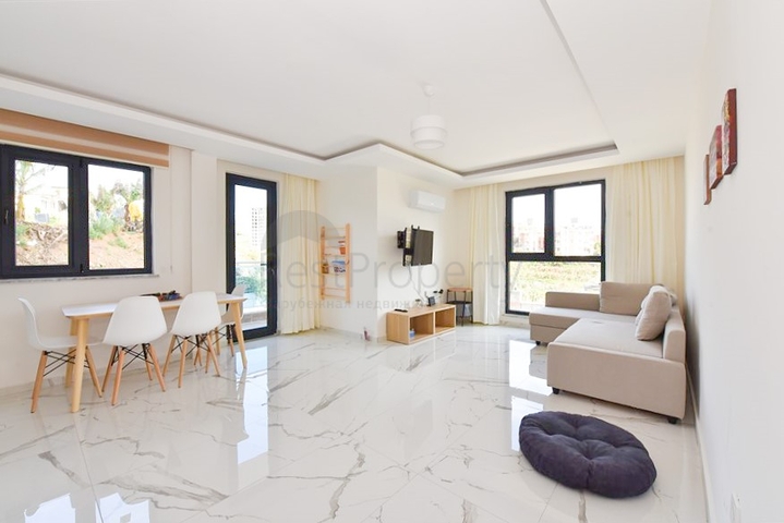 1 + 1 600 م إلى البحر في محمودلار