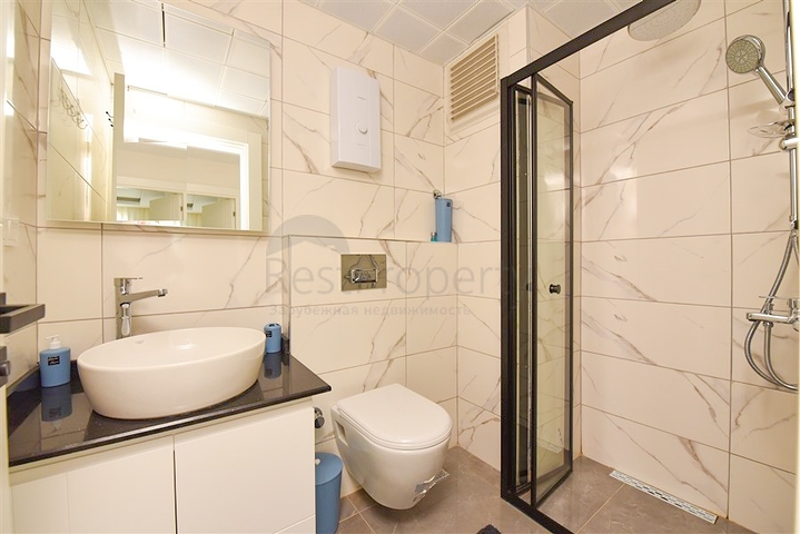 1 + 1 600 م إلى البحر في محمودلار