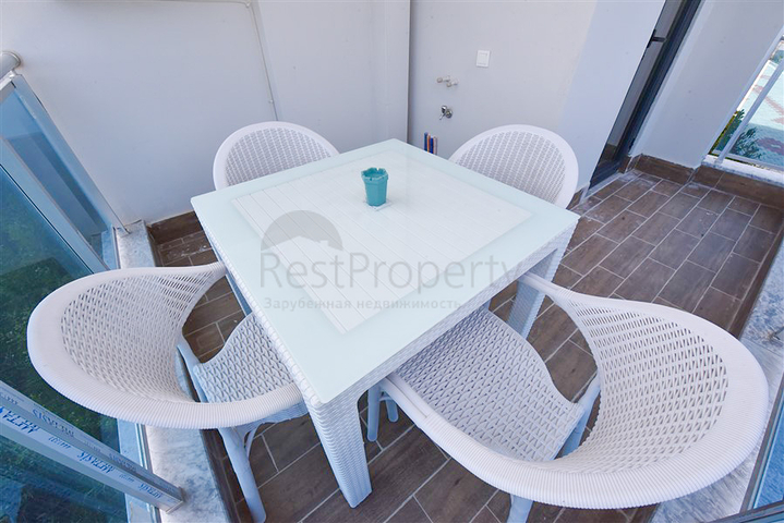 1 + 1 600 م إلى البحر في محمودلار