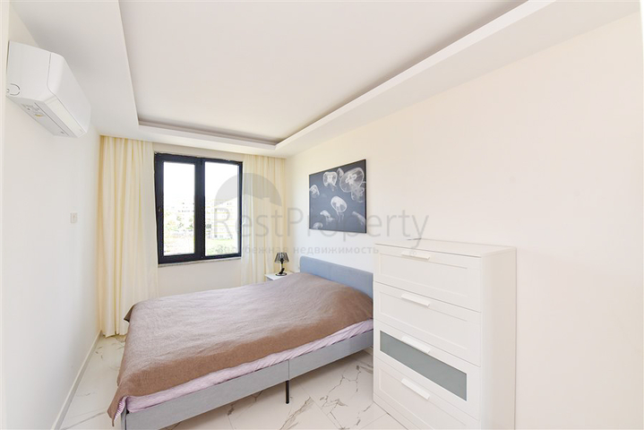 1 + 1 600 م إلى البحر في محمودلار