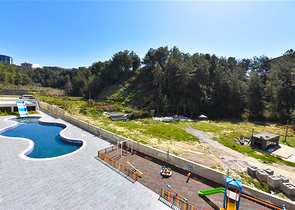 شقة جاهزة 1 + 1 في مجمع مع البنية التحتية للفندق 