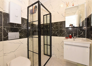 شقة جاهزة 1 + 1 في مجمع مع البنية التحتية للفندق 