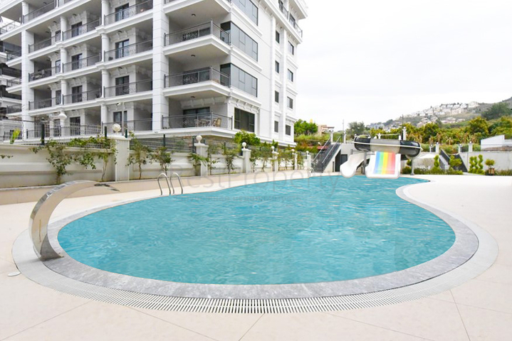 شقة من غرفتي نوم على البحر