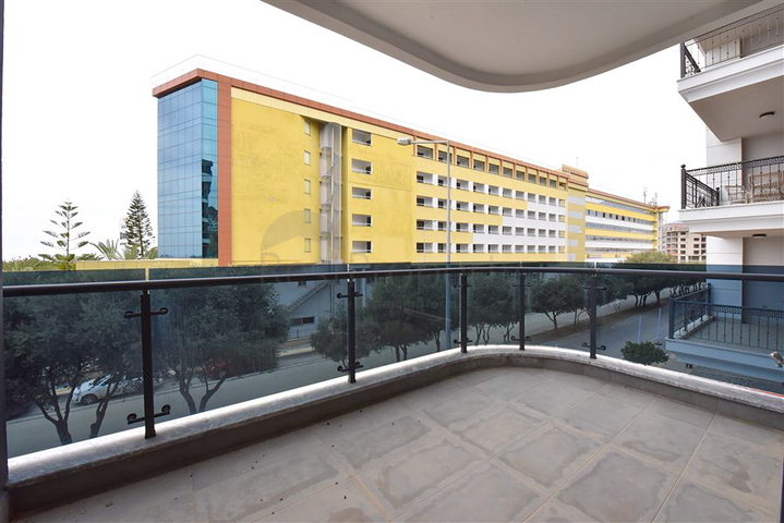 شقة من غرفتي نوم على البحر