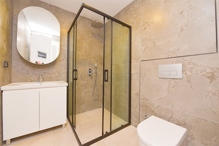 شقة من غرفتي نوم على البحر