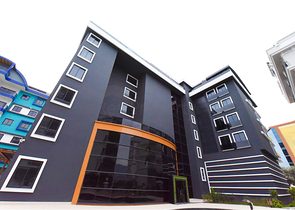 شقة من غرفتي نوم على البحر