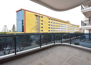 شقة من غرفتي نوم على البحر