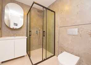 شقة من غرفتي نوم على البحر