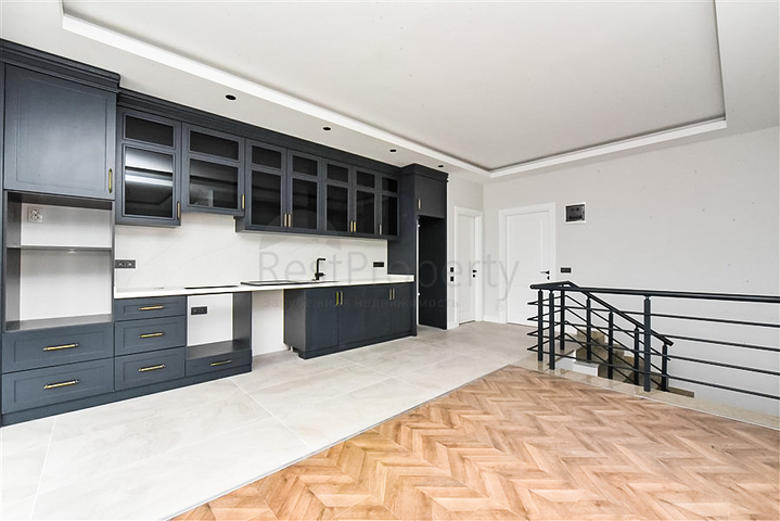 بنتهاوس فاخر مع إطلالات بانورامية على البحر في وسط ألانيا