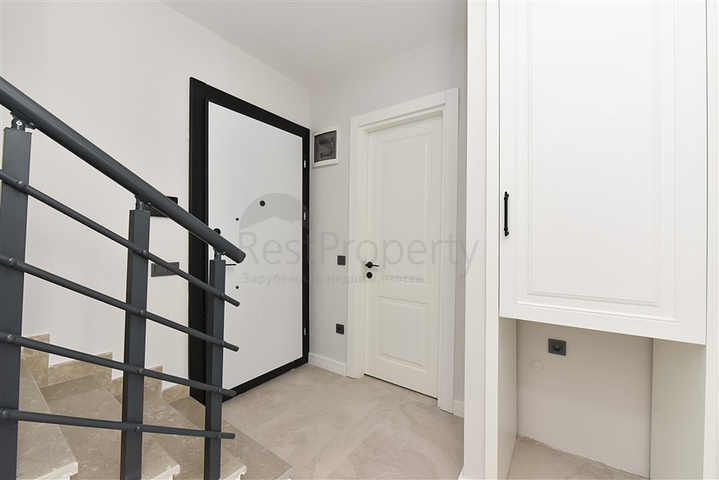 بنتهاوس فاخر مع إطلالات بانورامية على البحر في وسط ألانيا