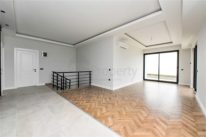 بنتهاوس فاخر مع إطلالات بانورامية على البحر في وسط ألانيا